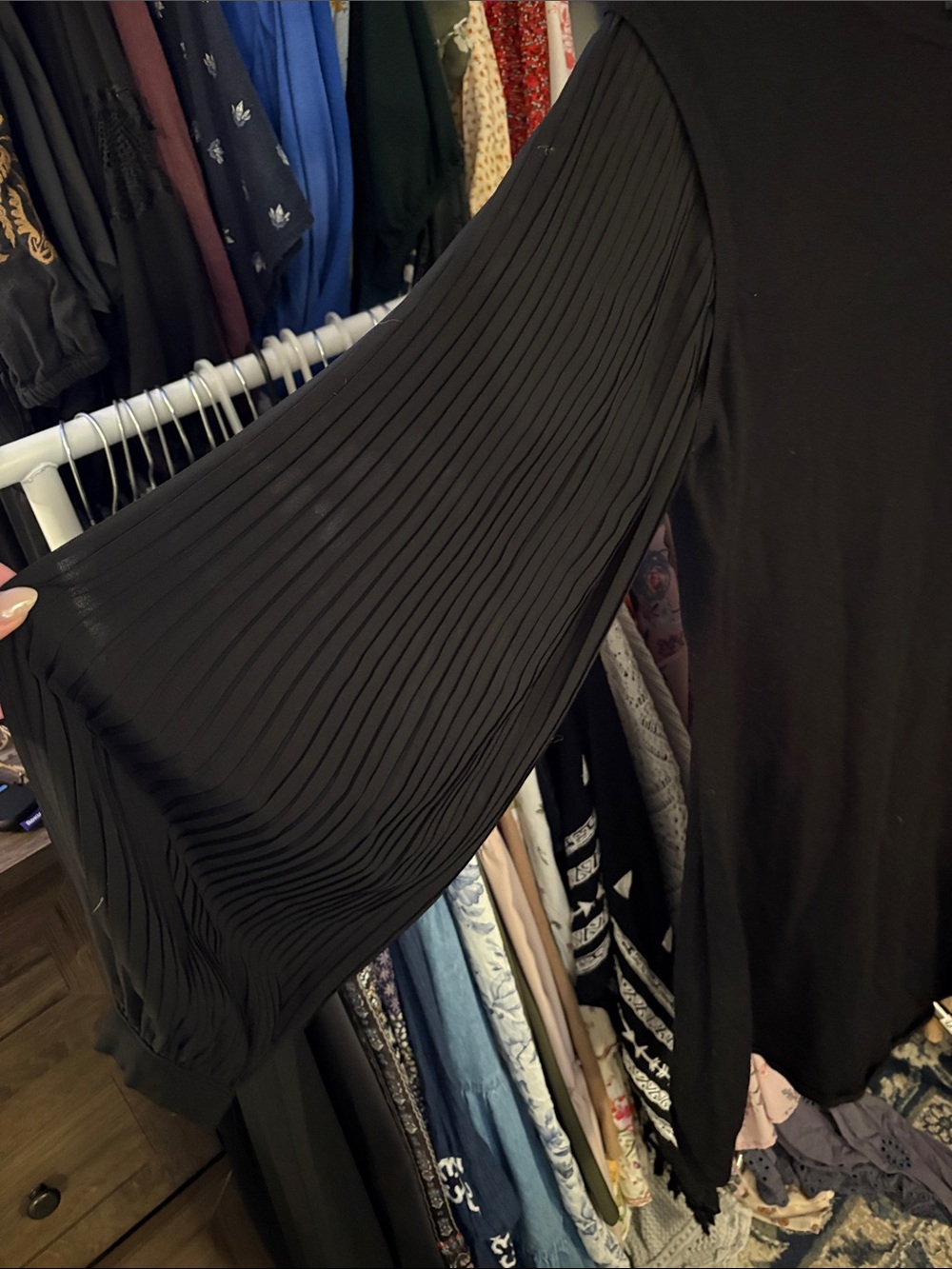 Black Pleated-Sleeve Midi Dress by - Picture 3 of 6
